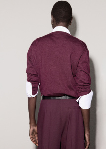 Пуловер от фино плетиво с кръгло деколте