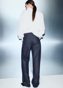 Блестящи дънки с прави крачоли