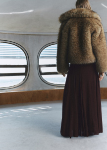 Пола с разкроени панели и колан