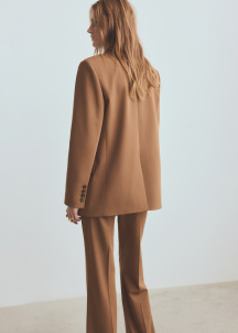 Сако с прави джобове с капаци