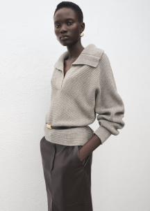 Рипсен пуловер с яка