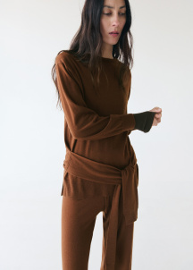 Пуловер с примес на вълна с възел