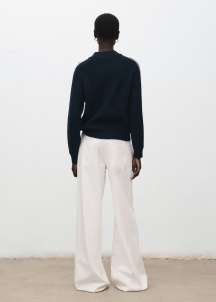 Пуловер с контрастни райета и деколте тип Пъркинс