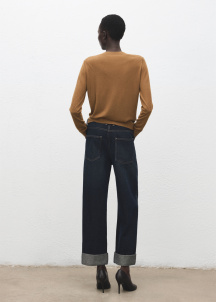 Плетен пуловер с V-образно деколте