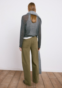 Дънки с кройка балон и средновисока талия