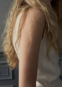 Плетен топ с набрана поло яка