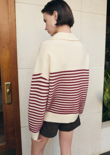 Пуловер на райе с поло яка