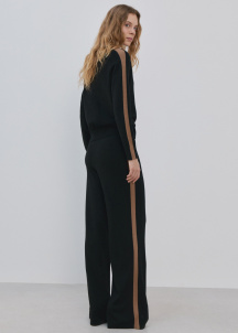 Трикотажен панталон на контрастно райе