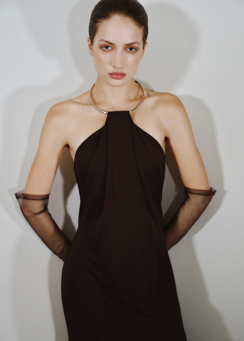 Фина плетена рокля с чоукър