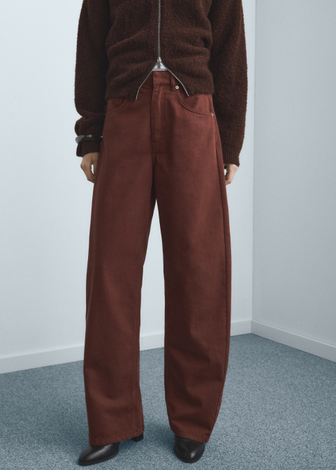 Дънки с кройка балон и средновисока талия