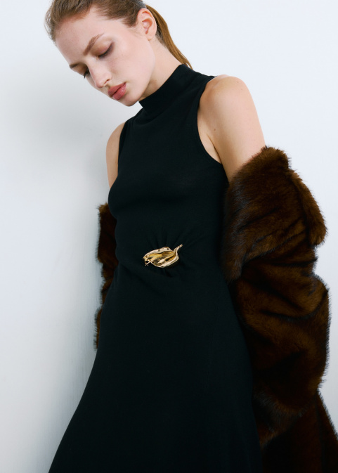 Плетена рокля с металически детайл