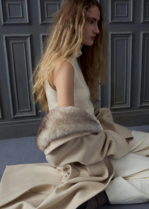 Плетен топ с набрана поло яка