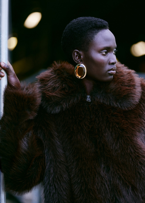 Овални обеци от смола