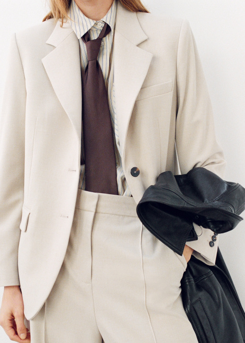 Прав панталон със средновисока талия